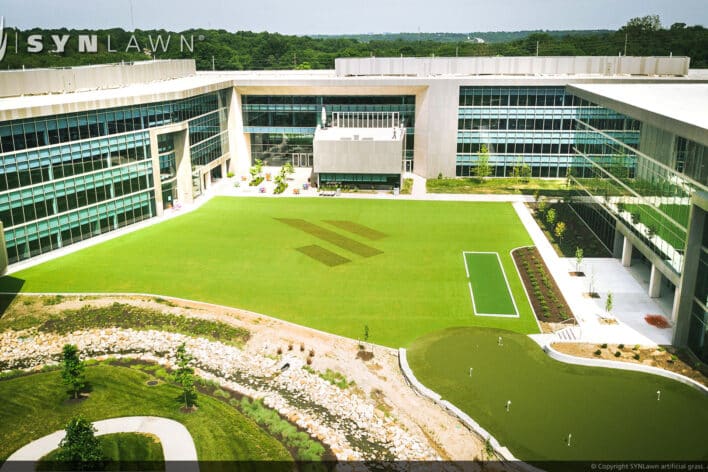 image of SYNLawn Green Bay WI commercial artificial grass for office buildings campus courtyards