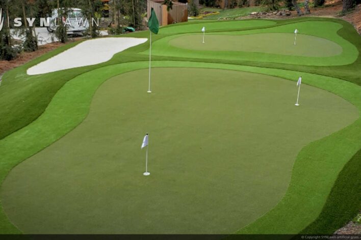 image of SYNLawn Green Bay WI golf artificial grass for putting greens with slopes